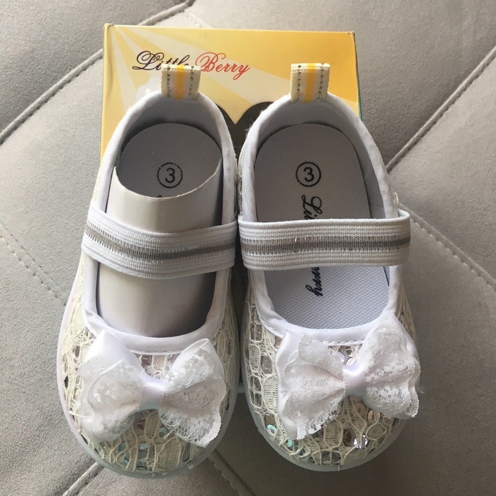 Little Berry  NIB Mary Jane style sz 3 infant